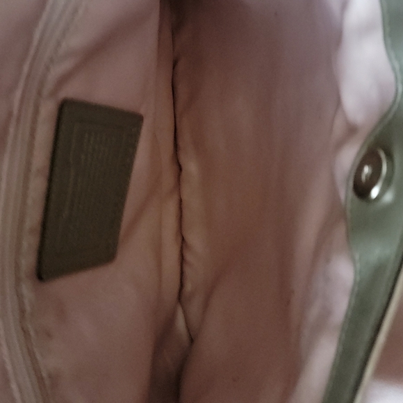 Gold Coach Hobo - Picture 7 of 9